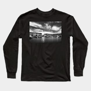 Liverpool waterfront at night _- Black and white Long Sleeve T-Shirt